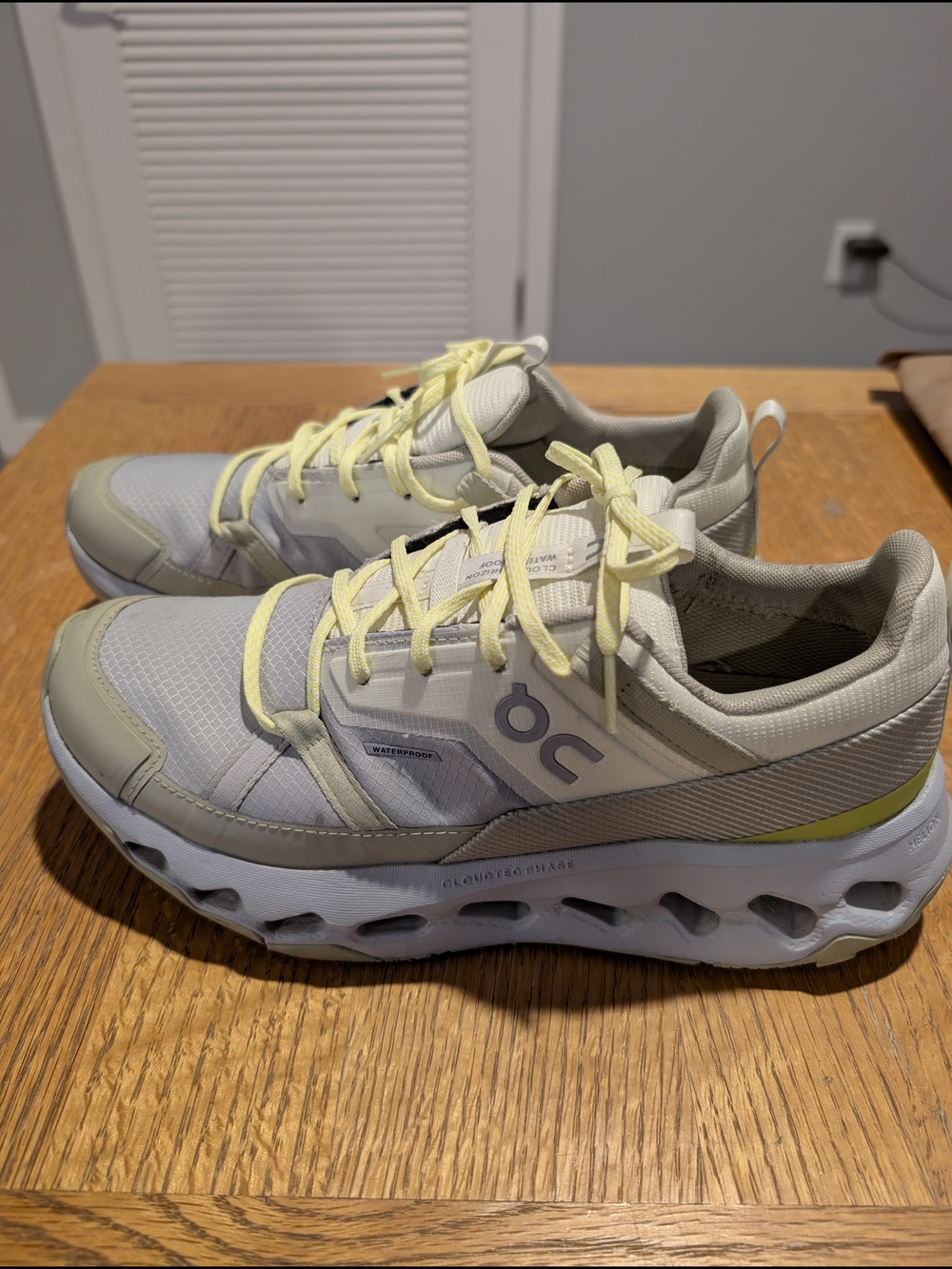 On Running Women's Cloud horizon Waterproof Sneakers in Light Gray and Yellow